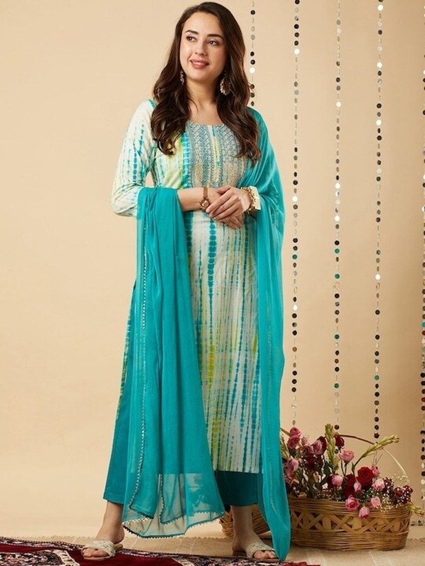 FABUNNA COTTON Women Viscose Rayon Kurta Pant Dupatta Set